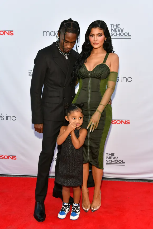 Travis Scott, Kylie Jenner und Stormi Webster nehmen am 72. jährlichen Parsons Benefit teil