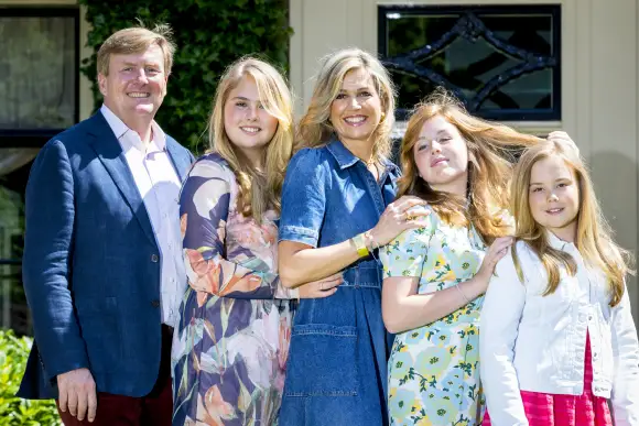 Köning Willem-Alexander, Prinzessin Amalia, Königin Maxima, Prinzessin Alexia und Prinzessin Ariane
