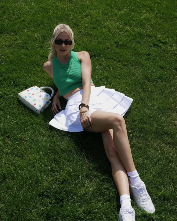 Lena Gercke im Minirock