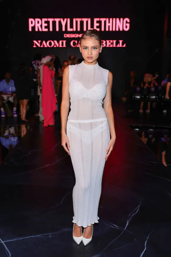 Leni Klum bei der Pretty Little Thing x Naomi Campbell Show im September 2023.