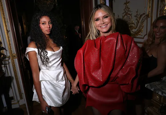 Lou Samuel und Heidi Klum bei der Pariser Fashionweek