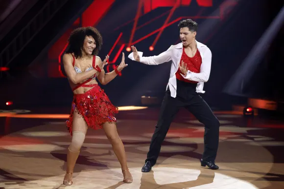 Marie Mouroum und Alexandru Ionel let's dance stars tänzer