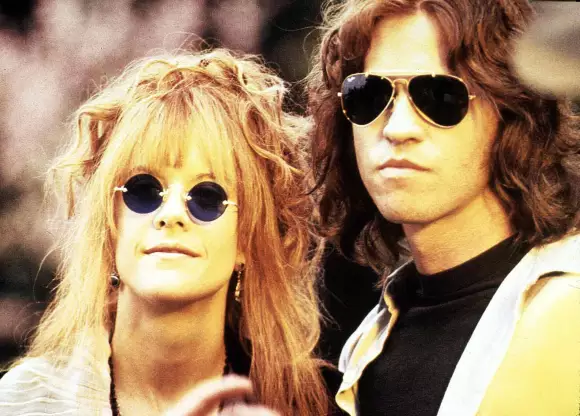 Meg Ryan alias „Pamela“ und Val Kilmer „Jim Morrison“ in „The Doors“