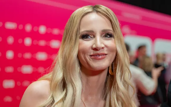 melissa naschenweng heiß hot freizügig