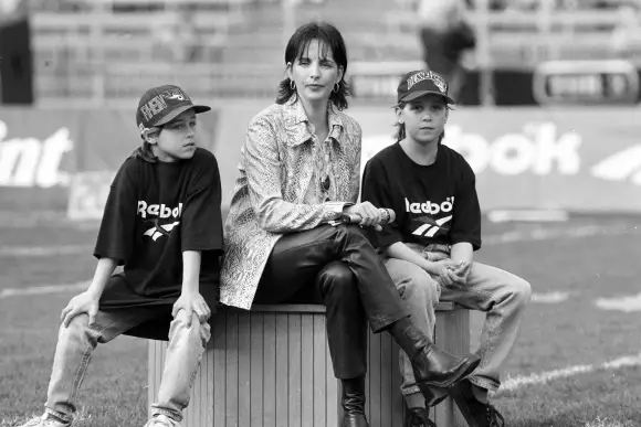 Nena mit ihren Kindern Larissa und Sakias