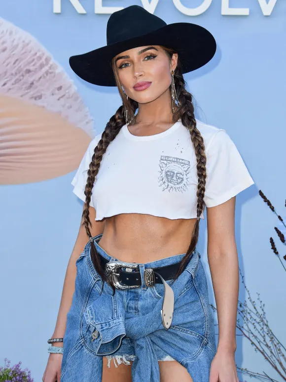 Olivia Culpo als sexy Cowgirl