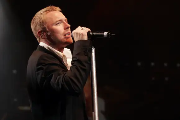 Ronan Keating während seines Auftritts zur Eröffnung der SAP-Arena in Mannheim 2005