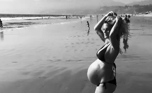 So groß ist Sandy Möllings Babybauch schon