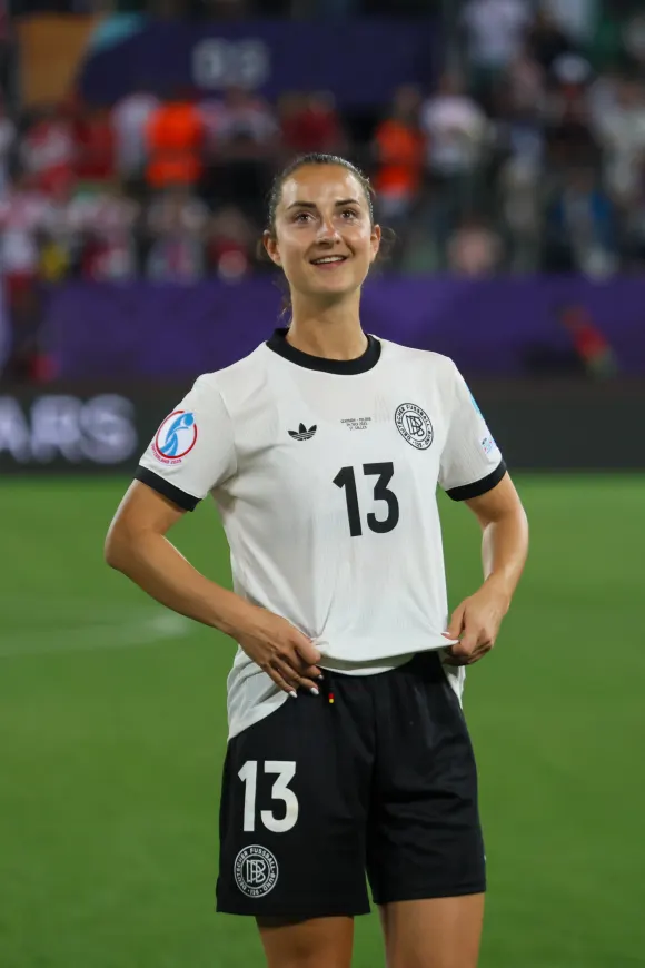 Sara Däbritz ist im Kader der deutschen Fußballnationalmannschaft