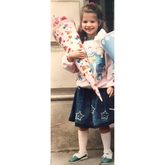 Susan Sideropoulos an ihrem ersten Schultag