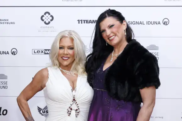 Sängerin Samantha Fox und ihre Gattin Linda Olsen