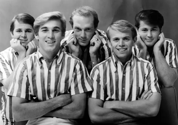 Studio-Werbebild: Die Beach Boys: Carl Wilson, Dennis Wilson, Mike Love, Al Jardine, Brian Wilson ca. 1961 Hollywood CA USA