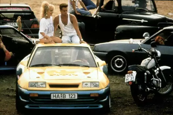 "Uschi" (Tina Ruland) und "Bertie" (Til Schweiger) aus "Manta, Manta"