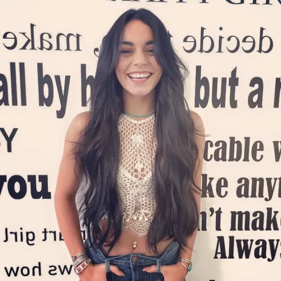 Vanessa Hudgens mit Extensions