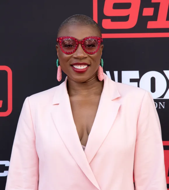 aisha hinds 911 notruf la henrietta wilson