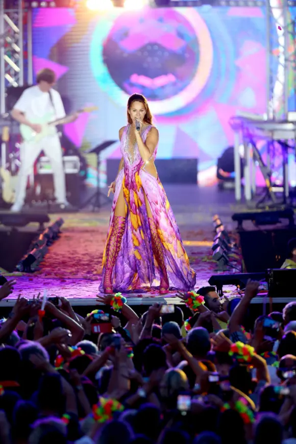 Andrea Berg Heimspiel sexy Kleid outfit