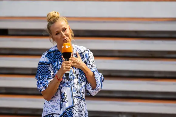 ZDF Fernsehgarten, 24.07.2022 Andrea Kiewel, ZDF Fernsehgarten, 24.07.2022 *** ZDF TV Garden, 24 07 2022 Andrea Kiewel,