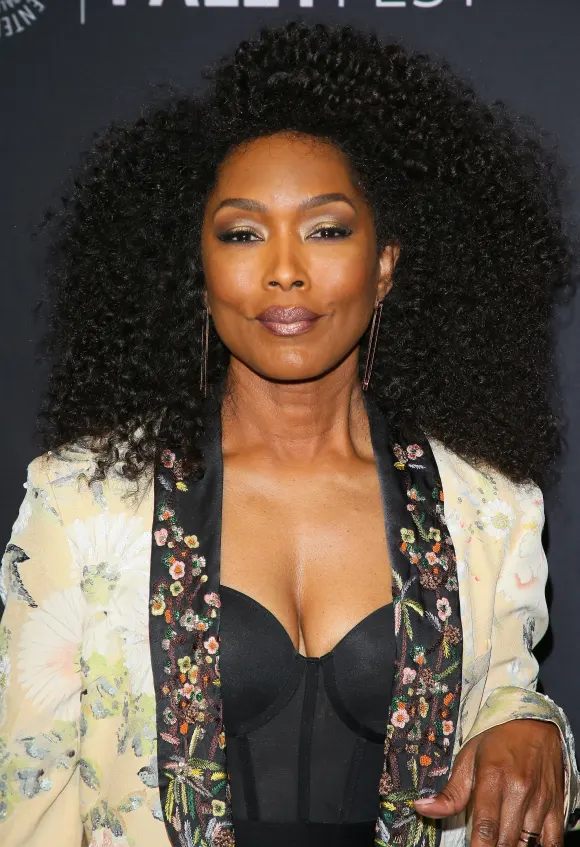 angela bassett 911 notruf la athena grant