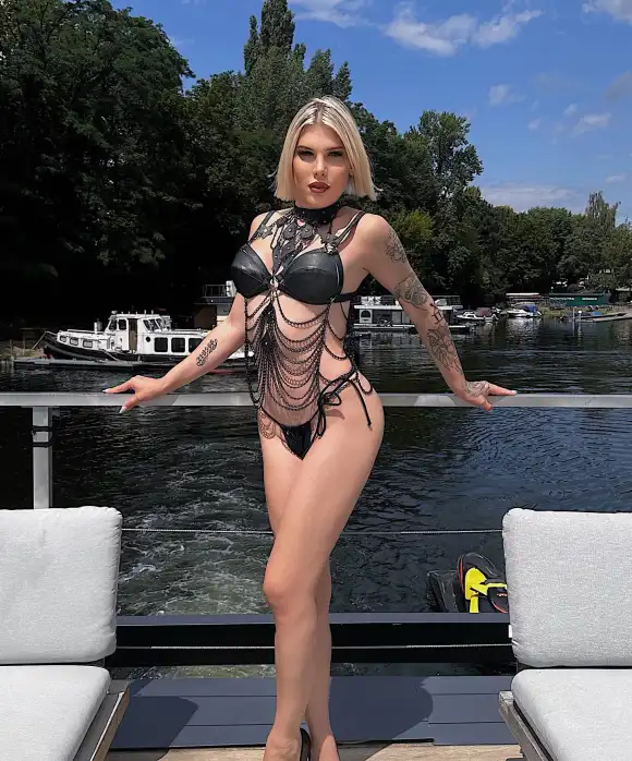 alrielle rippegather heiß hot sexy