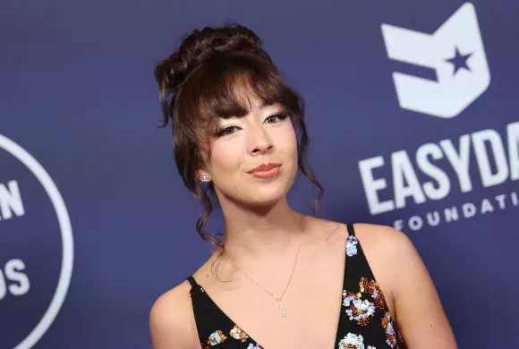 Aubrey Anderson-Emmons auftritt roter teppich style