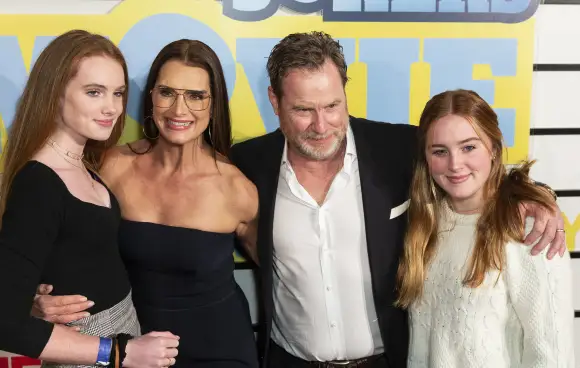 Brooke Shields, Rowan Henchy, Chris Henchy und Grier Henchy im Jahr 2020.