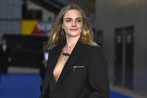 cara delevingne kleid sexy freizügig heiß hot