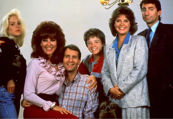 Christina Applegate, Katey Sagal, Ed O’Neill, David Faustino, Amanda Bearse und David Garrison , Der „Eine schrecklich nette Familie“-Cast
