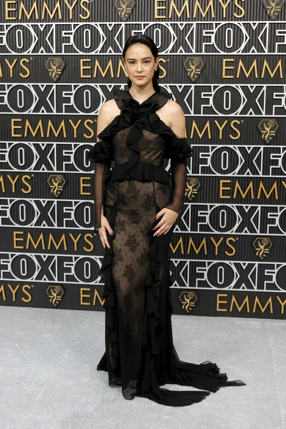 Courtney Eaton bei den Emmys 2024