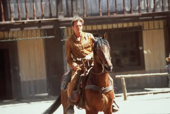 Christian Tramitz in jungen Jahren im Kult-Spielfilm „Der Schuh des Manitu“ 2001