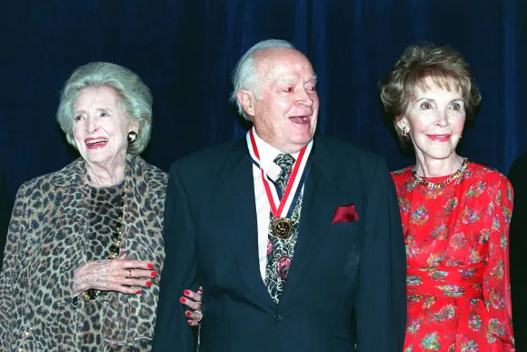 über 100 jahre alt Dolores und Bob Hope