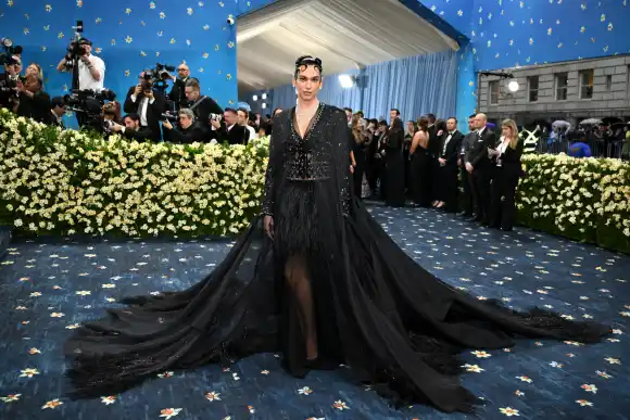 Dua Lipa bei der Met Gala 2025