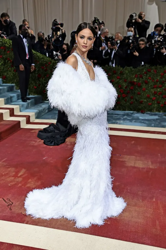 Eiza González bei der Met Gala 2022