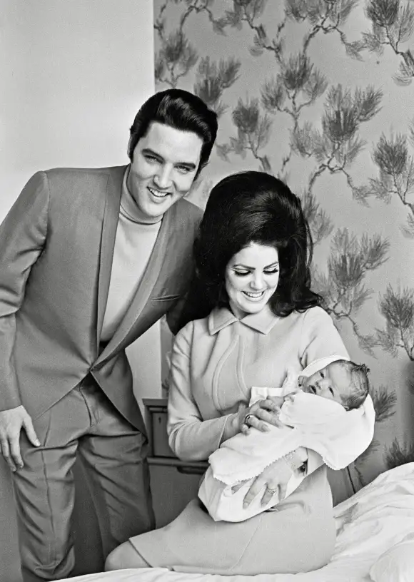 Elvis Presley, Priscilla Presley und Lisa Marie Presley 1968