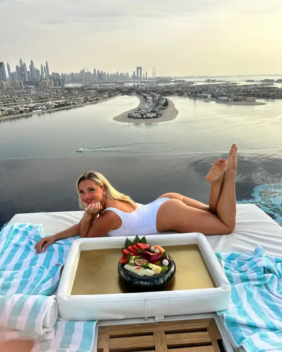 evelyn burdecki bikini heiß sexy