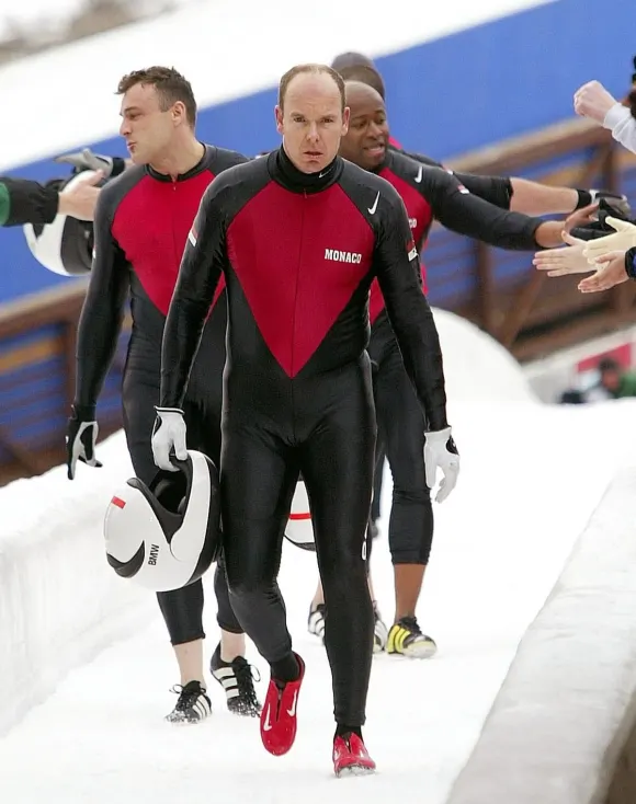 Früst Albert von Monaco hat mehrmals bei der Olympiade teilgenommen