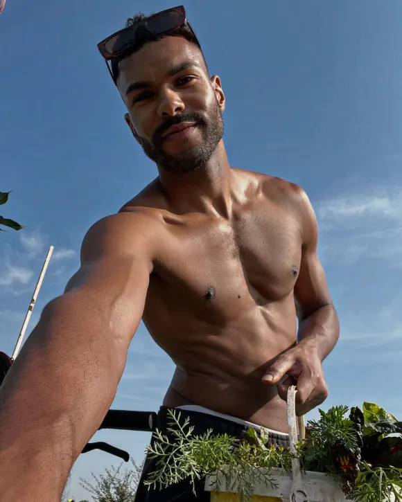 gntm eliob heiß freizügig körper