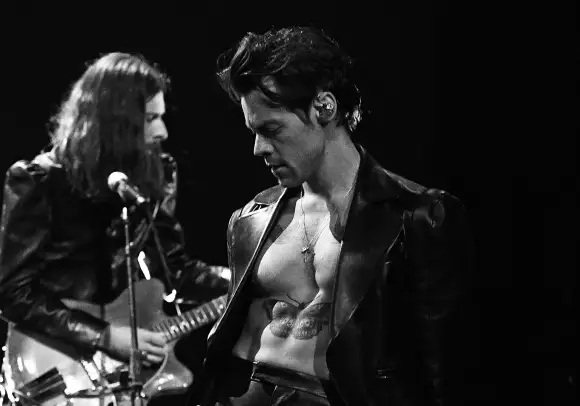 Harry Styles auf der Bühne bei den GRAMMY Awards 2021