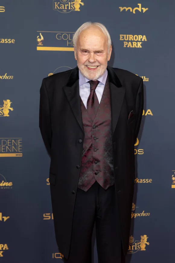 Gunther Emmerlich, der nicht nur in der Opernwelt, sondern auch als Fernsehliebling eine feste Größe war, ist im Alter von 79 Jahren verstorben