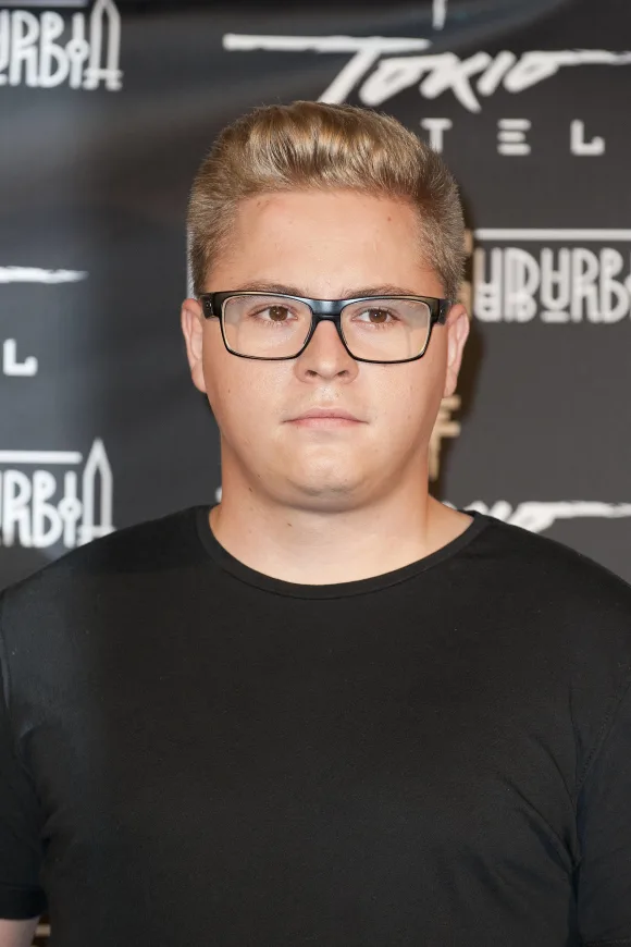 gustav schäfer look verwandlung