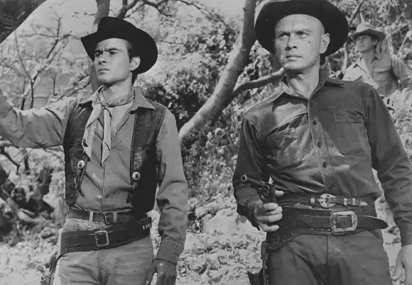 Horst Buchholz und Yul Brynner in "Die glorreichen Sieben"