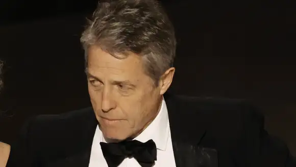 Hugh Grant bei den Oscars 2023