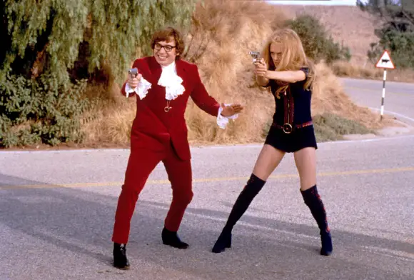 Mike Myers und Heather Graham in Austin Powers – Spion in geheimer Missionarsstellung
