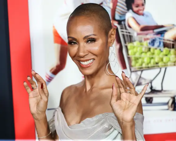 HOLLYWOOD, LOS ANGELES, KALIFORNIEN, USA - 14. NOVEMBER: Die Schauspielerin Jada Pinkett Smith kommt zur 2021 AFI Fest - Closing Night Premiere von Warner Bros. Pictures' 'King Richard' im TCL Chinese Theatre IMAX am 14. November 2021 in Hollywood, Los Ang