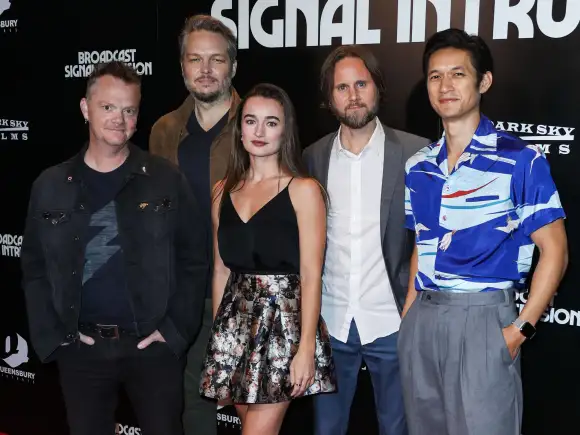 Kelley Mack und der Cast von „Walking Dead“