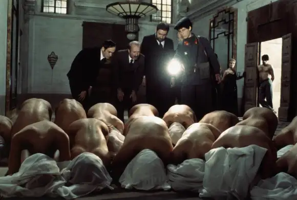 Szene aus dem Film „Die 120 Tage von Sodom"