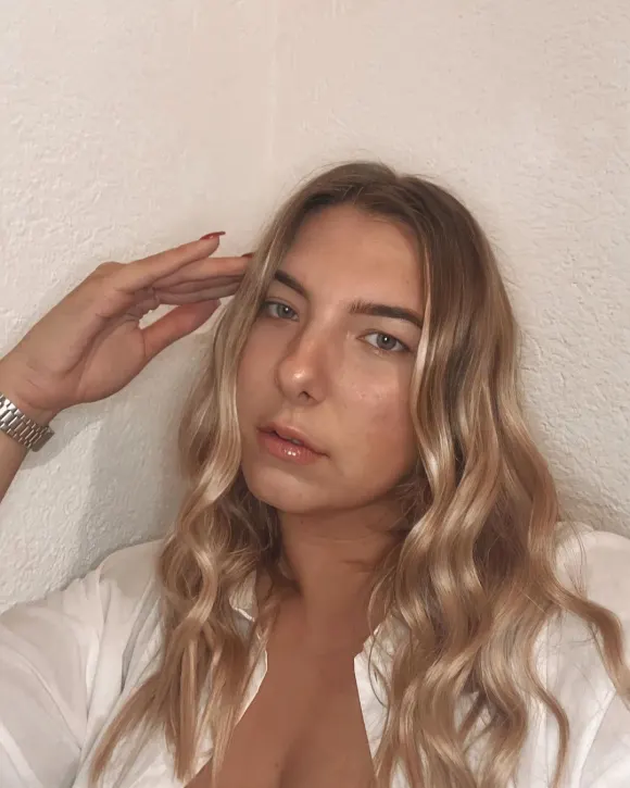 Joelina Karabas hat sich einem Beauty-Eingriff unterzogen