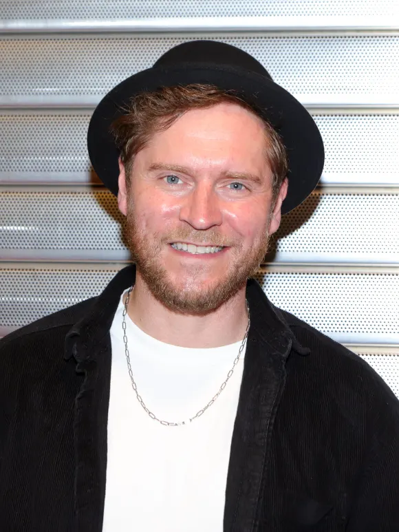 1. Charity Shop im Shoppingcenter Hamburger Meile Johannes Oerding , Der FRIENDS CUP Foerderverein e.V. eroeffnete im S