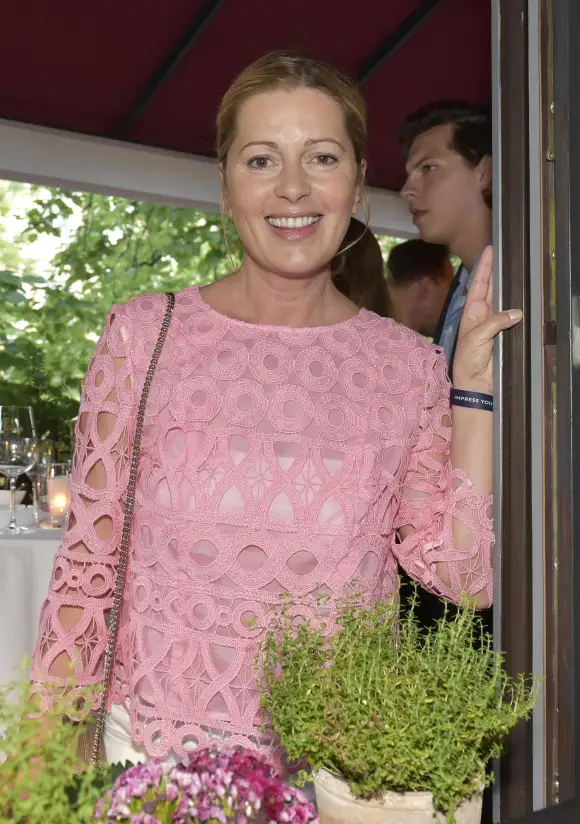 karin thaler heiß sexy roter teppich