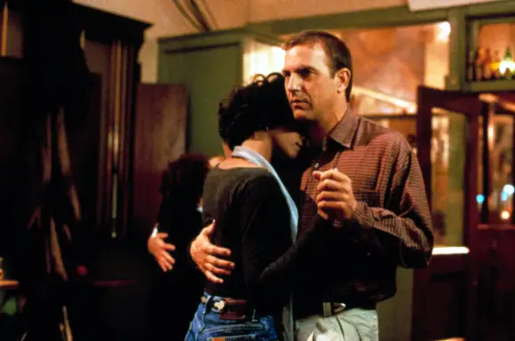 Kevin Costner und Whitney Houston in „The Bodyguard“