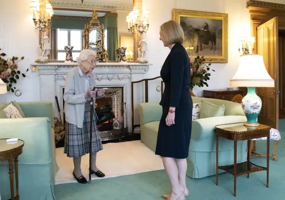 königin elisabeth queen tot liz truss gestorben verstorben